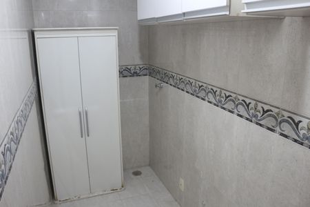 Apartamento à venda com 255m², 4 quartos e 3 vagasBanheiro da Suíte 2
