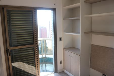 Apartamento à venda com 255m², 4 quartos e 3 vagasQuarto 2