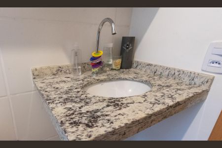 Apartamento à venda com 55m², 2 quartos e 1 vaga Apartamento à venda com 55m², 2 quartos e 1 vagaBanheiro da Suíte