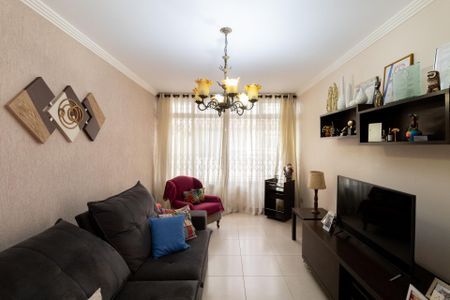 Casa à venda com 167m², 3 quartos e 2 vagasSala