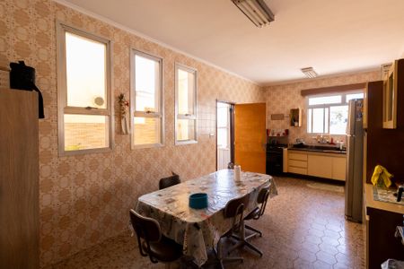 Casa à venda com 167m², 3 quartos e 2 vagasCozinha