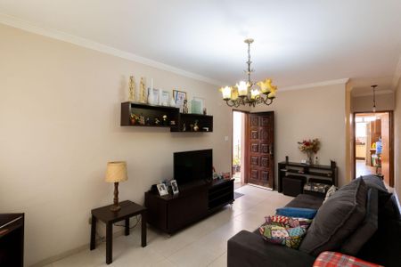 Casa à venda com 167m², 3 quartos e 2 vagasSala