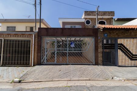 Casa à venda com 167m², 3 quartos e 2 vagasFachada+Placa