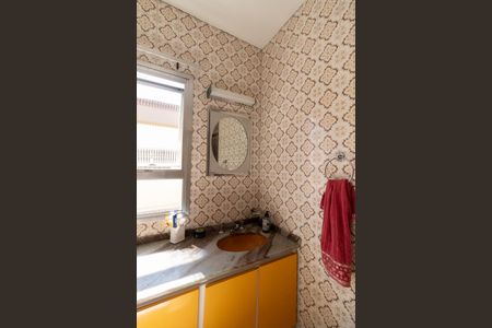 Casa à venda com 167m², 3 quartos e 2 vagasBanheiro