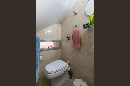 Casa à venda com 167m², 3 quartos e 2 vagasLavabo