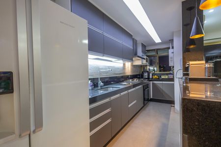 Apartamento à venda com 95m², 3 quartos e 2 vagasCozinha