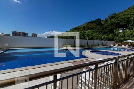 Apartamento à venda com 95m², 3 quartos e 2 vagasPiscina
