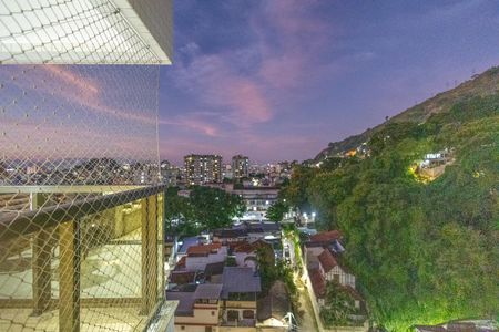 Apartamento à venda com 95m², 3 quartos e 2 vagasQuarto 2 Vista