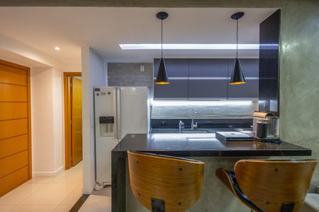 Apartamento à venda com 95m², 3 quartos e 2 vagasCozinha