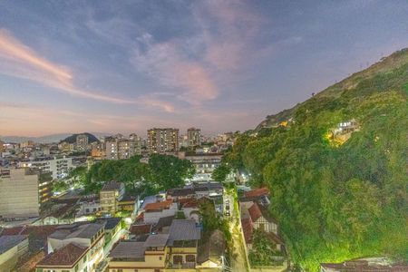 Apartamento à venda com 95m², 3 quartos e 2 vagasQuarto 1 Vista