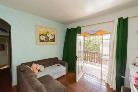 Casa à venda com 300m², 6 quartos e 3 vagas Casa à venda com 300m², 6 quartos e 3 vagasCasa 2 - Sala