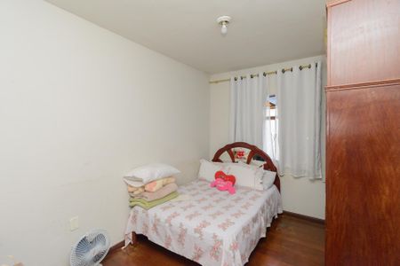 Casa à venda com 300m², 6 quartos e 3 vagas Casa à venda com 300m², 6 quartos e 3 vagasCasa 2 - Quarto 3