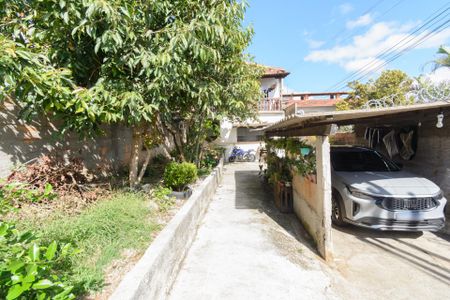 Casa à venda com 300m², 6 quartos e 3 vagas Casa à venda com 300m², 6 quartos e 3 vagasCasa 1 - Quintal e Garagem