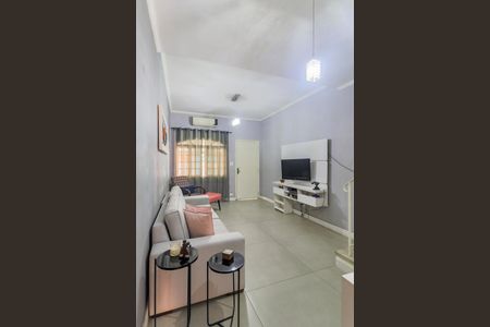 Casa à venda com 114m², 2 quartos e 1 vagaSala
