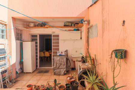 Casa à venda com 114m², 2 quartos e 1 vagaÁrea de Serviço/Quintal