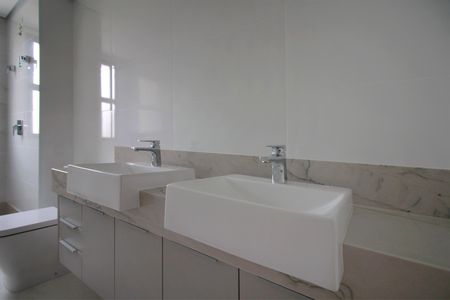 Apartamento à venda com 107m², 3 quartos e 3 vagasBanheiro da Suíte