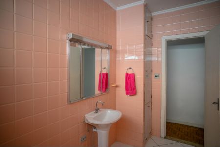 Casa à venda com 240m², 3 quartos e 3 vagasBanheiro