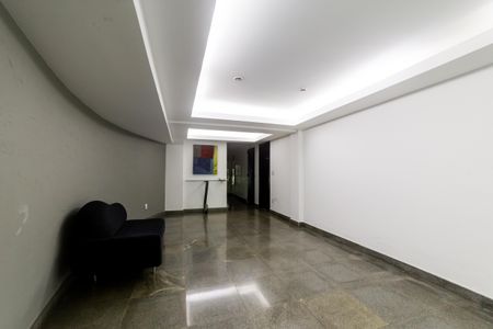 Apartamento à venda com 75m², 2 quartos e 2 vagas Apartamento à venda com 75m², 2 quartos e 2 vagasHall de entrada