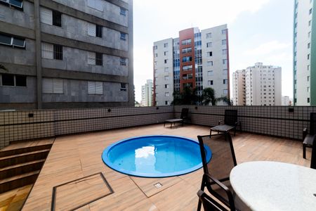 Apartamento à venda com 75m², 2 quartos e 2 vagas Apartamento à venda com 75m², 2 quartos e 2 vagasÁrea comum - Piscina
