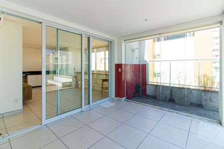 Apartamento à venda com 159m², 2 quartos e 2 vagasÁrea de Serviço