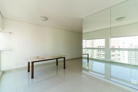 Apartamento à venda com 159m², 2 quartos e 2 vagasSala