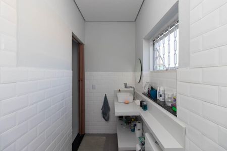 Casa para alugar com 200m², 2 quartos e 2 vagasBanheiro da Suíte