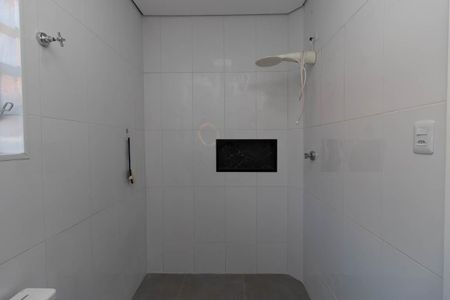 Casa para alugar com 200m², 2 quartos e 2 vagasBanheiro Social