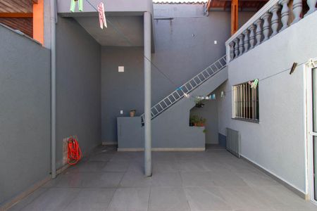 Casa para alugar com 200m², 2 quartos e 2 vagasQuintal