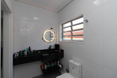 Casa para alugar com 200m², 2 quartos e 2 vagasBanheiro Social