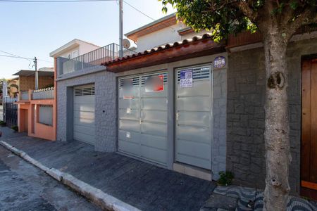 Casa para alugar com 200m², 2 quartos e 2 vagasFachada