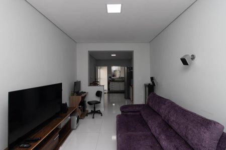 Casa para alugar com 200m², 2 quartos e 2 vagasSala