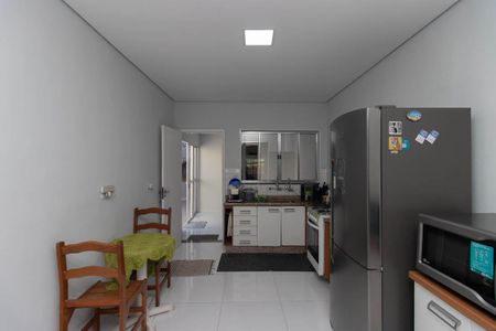 Casa para alugar com 200m², 2 quartos e 2 vagasCozinha
