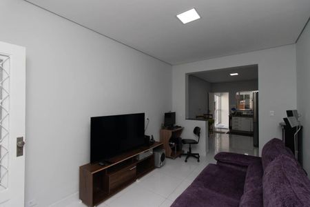 Casa para alugar com 200m², 2 quartos e 2 vagasSala