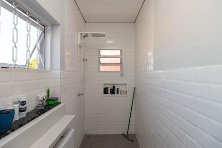 Casa para alugar com 200m², 2 quartos e 2 vagasBanheiro da Suíte