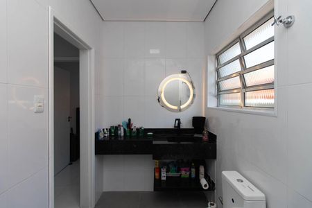 Casa para alugar com 200m², 2 quartos e 2 vagasBanheiro Social