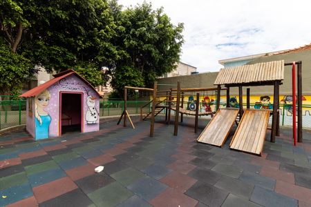 Apartamento à venda com 60m², 2 quartos e 1 vaga Apartamento à venda com 60m², 2 quartos e 1 vagaÁrea comum - Playground