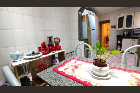 Casa à venda com 120m², 2 quartos e 2 vagas Casa à venda com 120m², 2 quartos e 2 vagasCopa