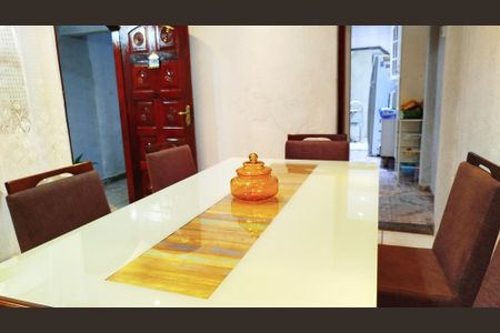 Casa à venda com 120m², 2 quartos e 2 vagas Casa à venda com 120m², 2 quartos e 2 vagasSala de jantar