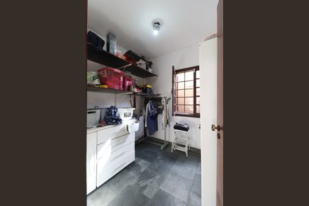 Casa à venda com 420m², 3 quartos e 5 vagas Casa à venda com 420m², 3 quartos e 5 vagasQuarto de serviço