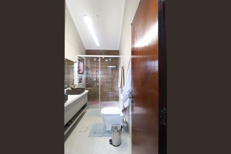 Casa à venda com 420m², 3 quartos e 5 vagas Casa à venda com 420m², 3 quartos e 5 vagasBanheiro Suíte 1