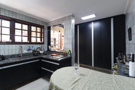 Casa à venda com 420m², 3 quartos e 5 vagas Casa à venda com 420m², 3 quartos e 5 vagasCozinha