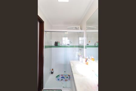 Casa à venda com 420m², 3 quartos e 5 vagas Casa à venda com 420m², 3 quartos e 5 vagasBanheiro Suíte 3