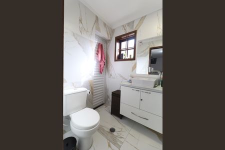 Casa à venda com 420m², 3 quartos e 5 vagas Casa à venda com 420m², 3 quartos e 5 vagasBanheiro Suíte 2