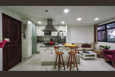 Apartamento à venda com 75m², 2 quartos e 1 vaga Apartamento à venda com 75m², 2 quartos e 1 vagaSala