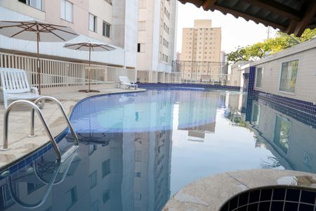 Apartamento à venda com 37m², 1 quarto e 1 vaga Apartamento à venda com 37m², 1 quarto e 1 vagaÁrea comum - Piscina