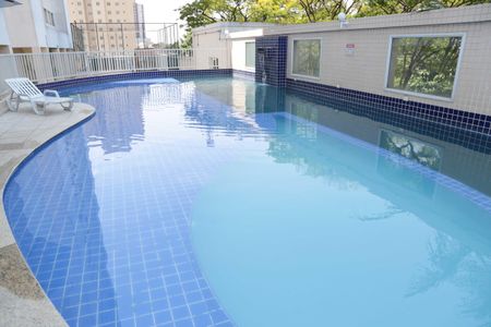 Apartamento à venda com 37m², 1 quarto e 1 vaga Apartamento à venda com 37m², 1 quarto e 1 vagaÁrea comum - Piscina