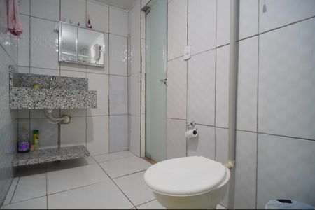Casa à venda com 180m², 3 quartos e 3 vagasBanheiro 1