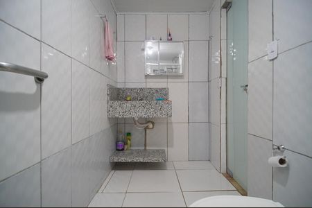 Casa à venda com 180m², 3 quartos e 3 vagasBanheiro 1