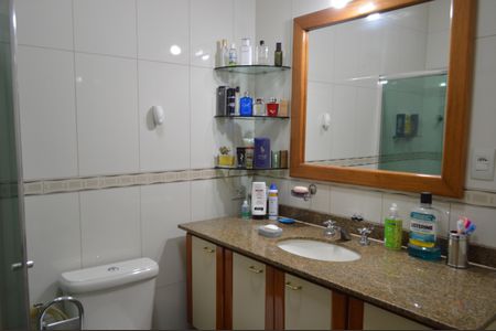 Casa à venda com 320m², 2 quartos e 10 vagasBanheiro Suíte