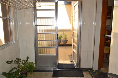 Casa à venda com 320m², 2 quartos e 10 vagasÁrea de Serviço